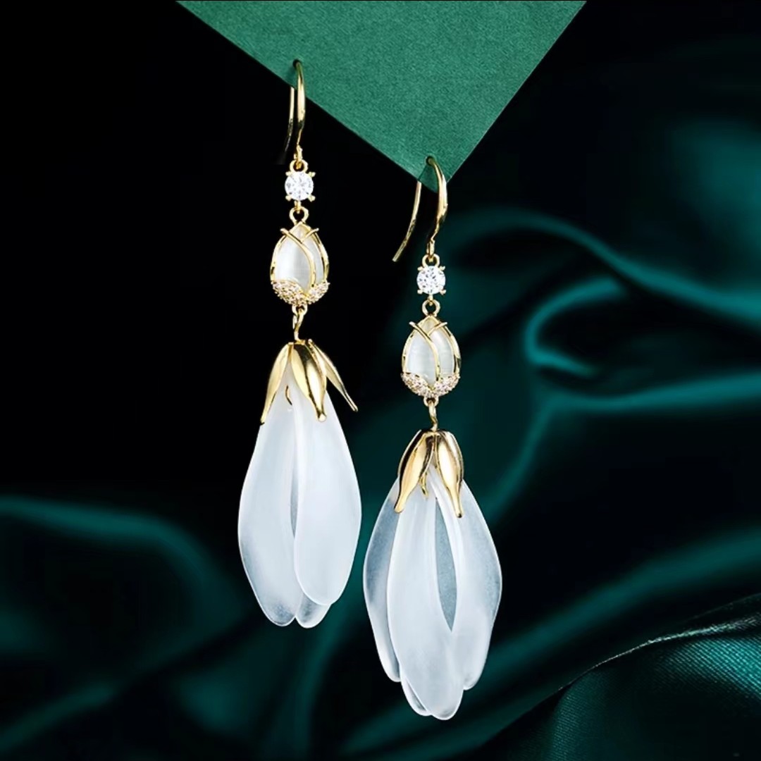 铜合金合成锆石耳饰 郁金香花瓣流苏耳环女时尚气质高级感新款109