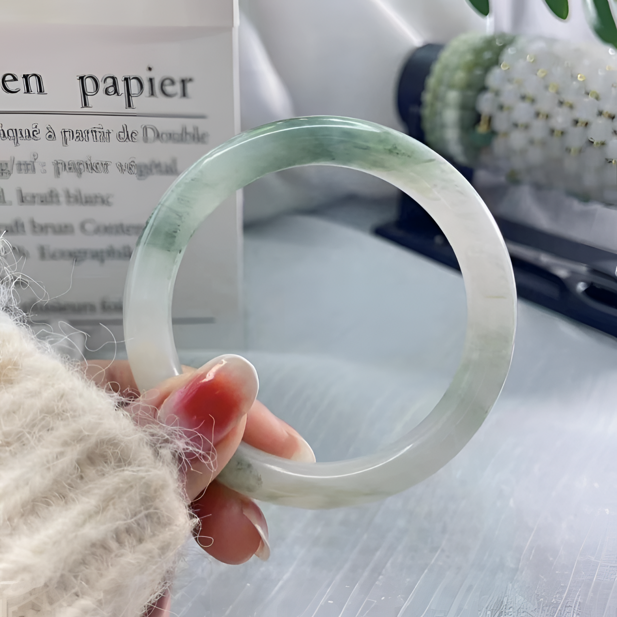 天然雪翠正品天山翠玉冰透飘绿百搭玉手镯（多样性发货拍一发一）