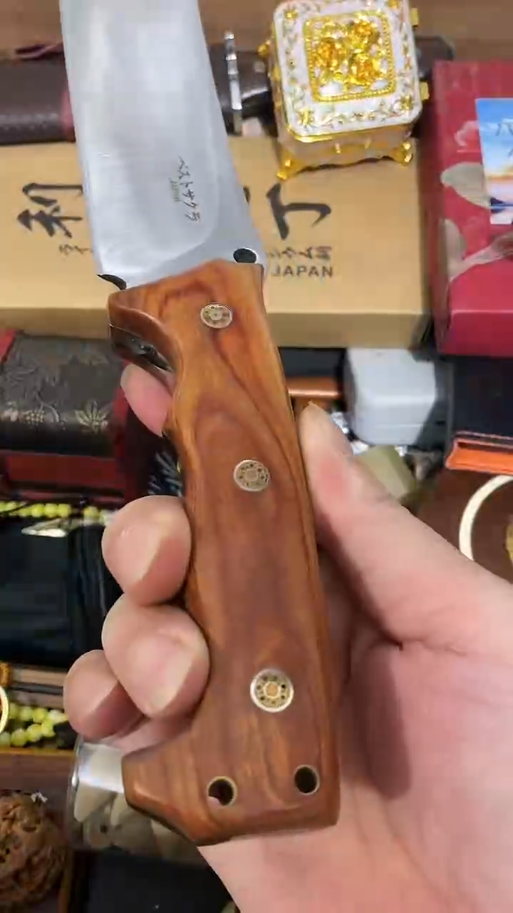 【闪购商品】瓷片闪购商品，如图所示。
