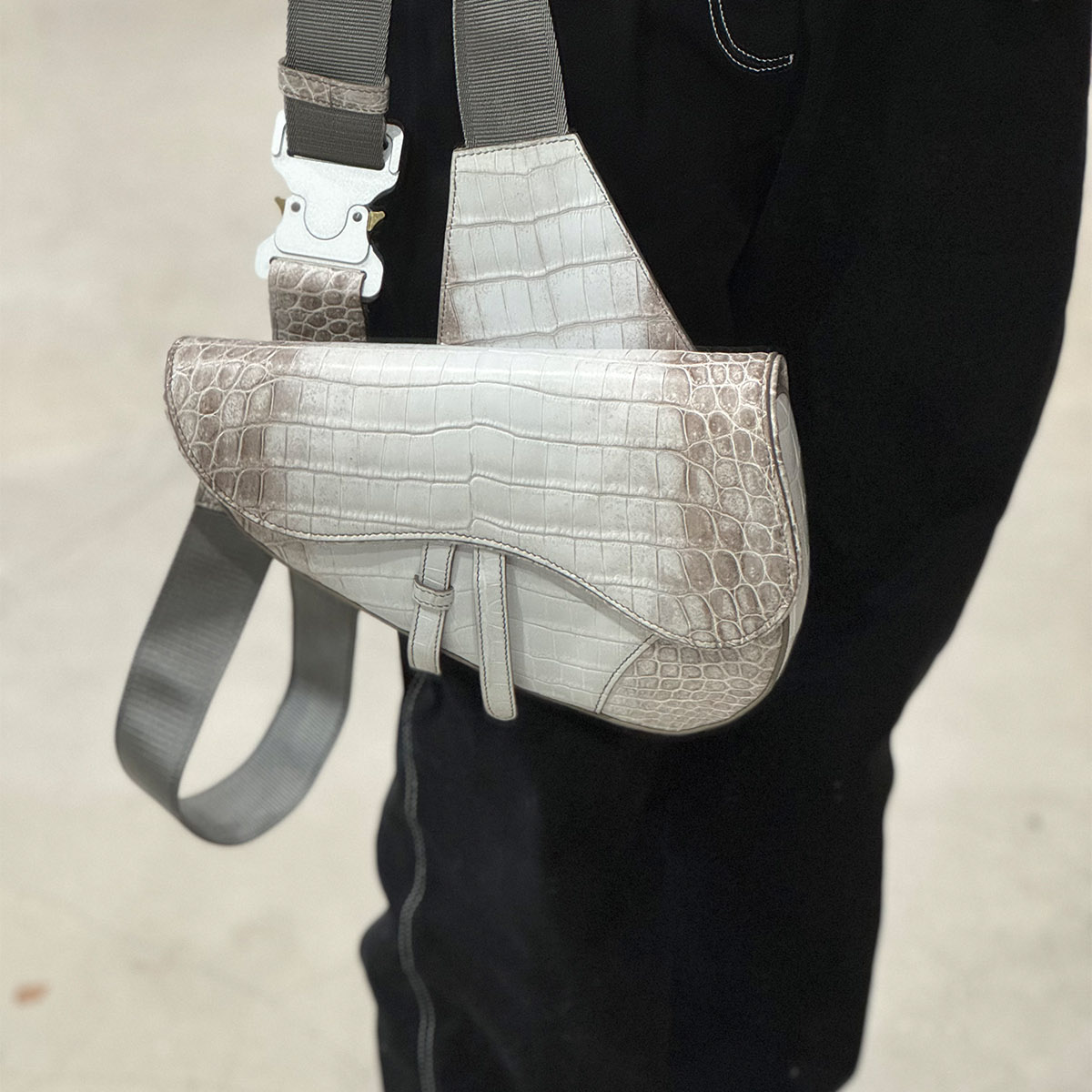 （高定）LA CALIFFA35万版”顶奢喜马拉雅白鳄鱼皮 Saddle马鞍包“ 男