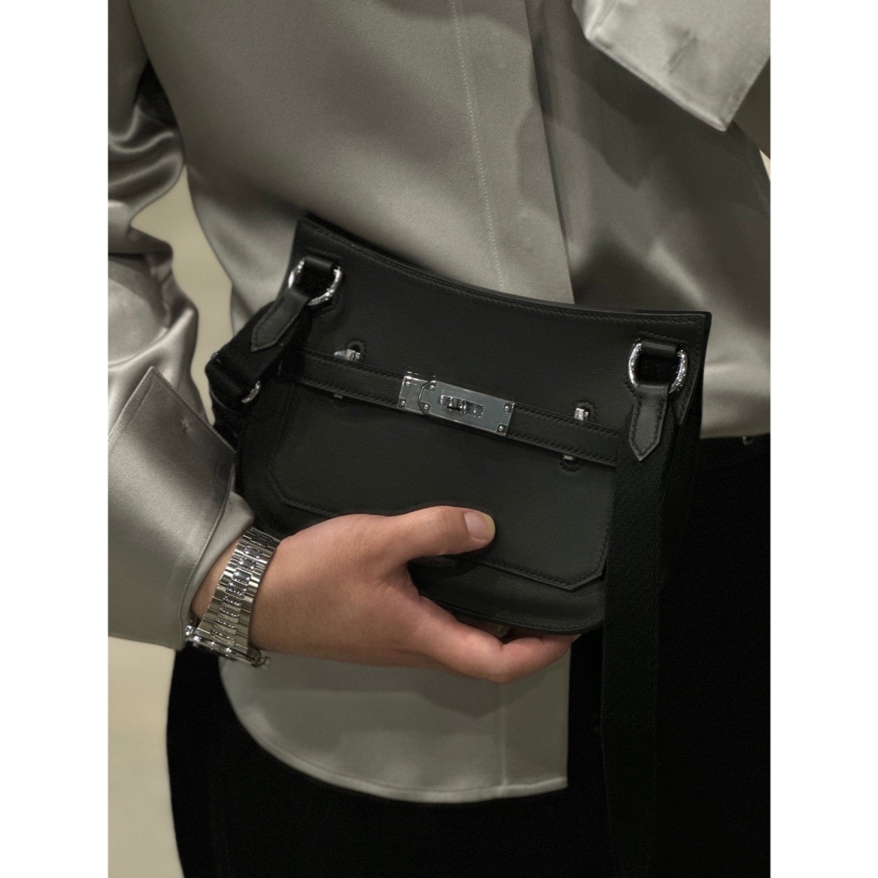 LA CALIFFA 5.8W的“意大利Swiftminijypsiere至臻黑 斜挎包