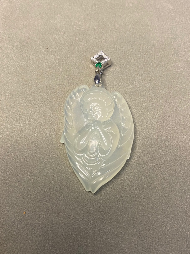 精美岫玉手工雕刻天使挂坠