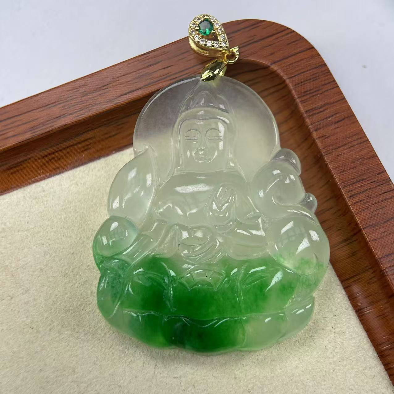 A770绿飘花观音吊坠时尚百搭女款多样发货其一