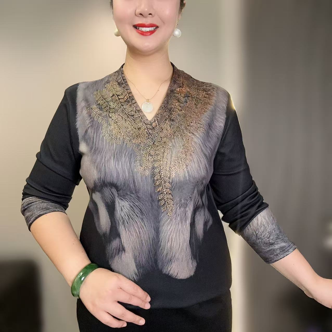 冬季新款V领长袖宽松洋气减龄显瘦时尚妈妈装打底衫上衣打底衫