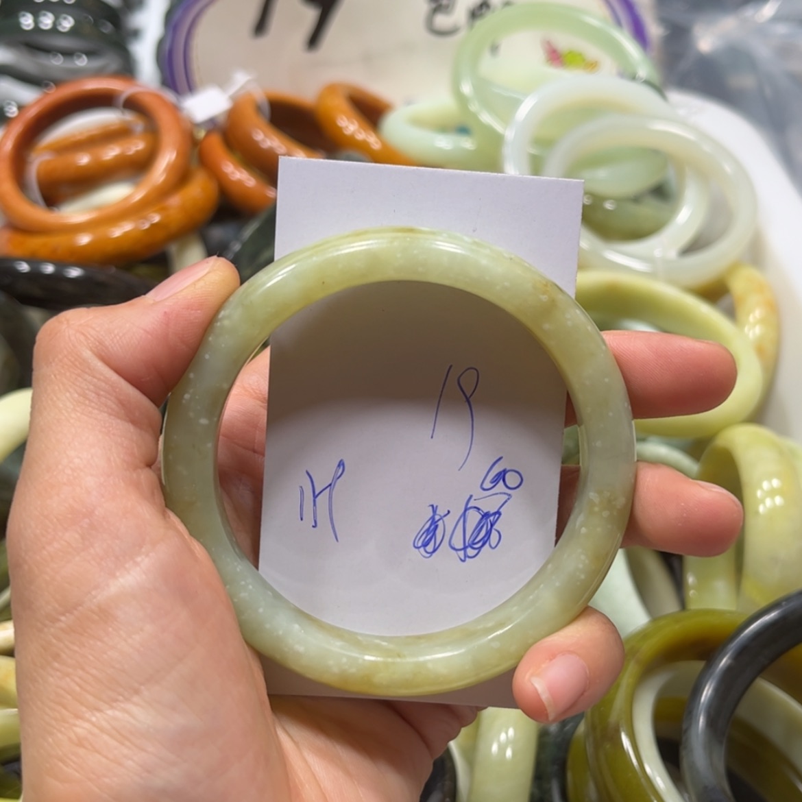 【闪购商品】蛇纹石玉手镯未镶嵌栗*