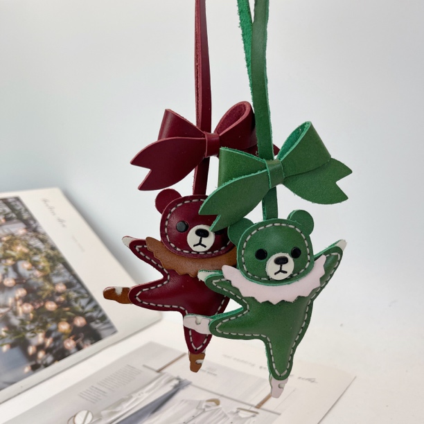 进口牛皮钥匙装饰 包包装饰扣真皮挂件 爆款跳舞小熊 蝴蝶结 