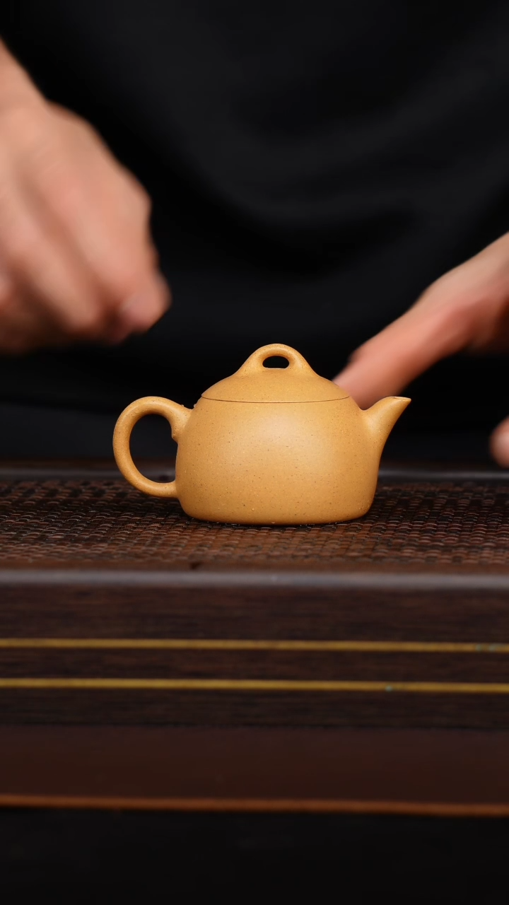 【闪购商品】宜兴紫砂原矿半手段泥秦权100cc左右