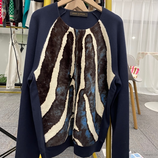 LV  路易威登  蓝色海马毛上衣  S码
