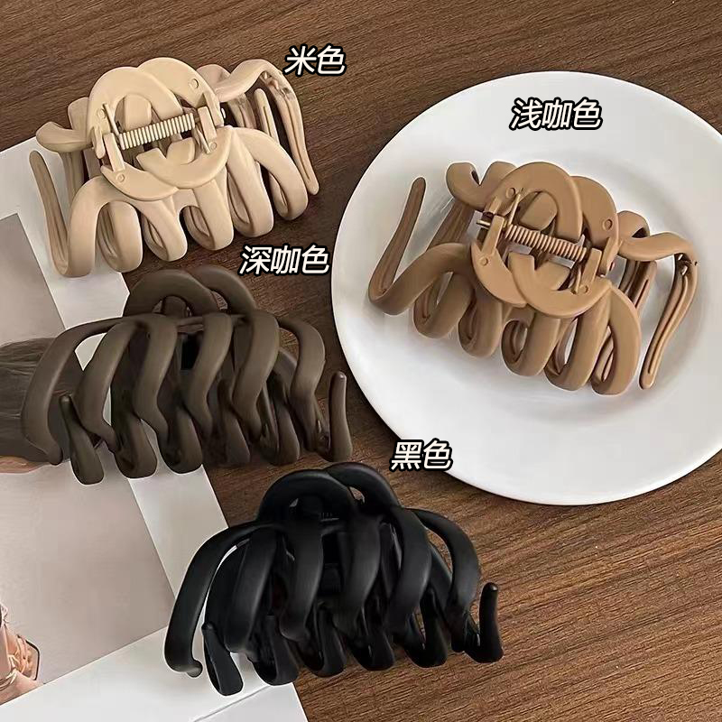  巨能抓大号南瓜夹发量多鲨鱼夹后脑勺夹子头饰女新款网红大抓夹