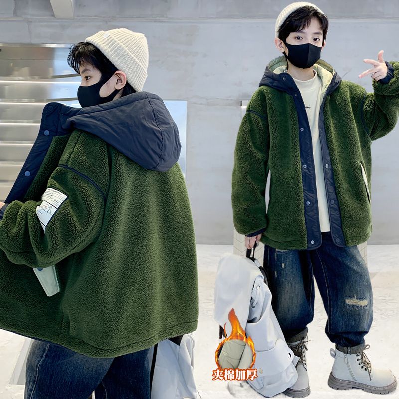 波司豋新款爆款羽绒服套秋冬新款男孩中大童洋气冬装加厚户外出行