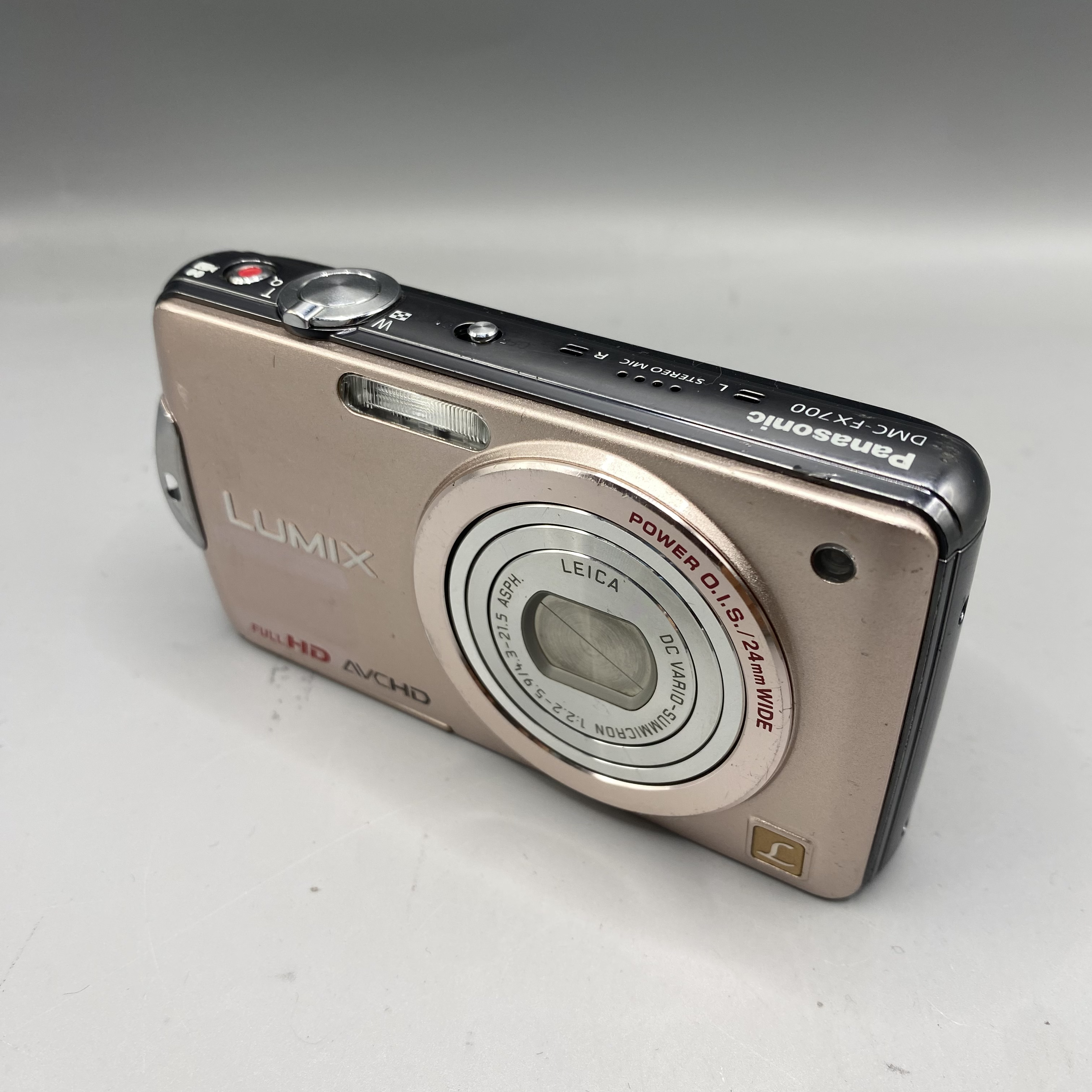 9新 Panasonic/松下 松下fx700 1400万像素5倍光学变焦 清透冷白
