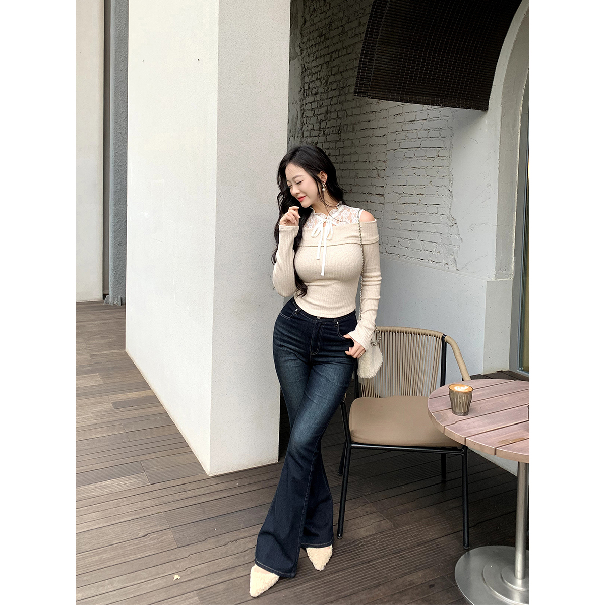 肉装小cherry 廊前花开 时髦百搭微胖修身V腰显瘦微喇水洗牛仔裤