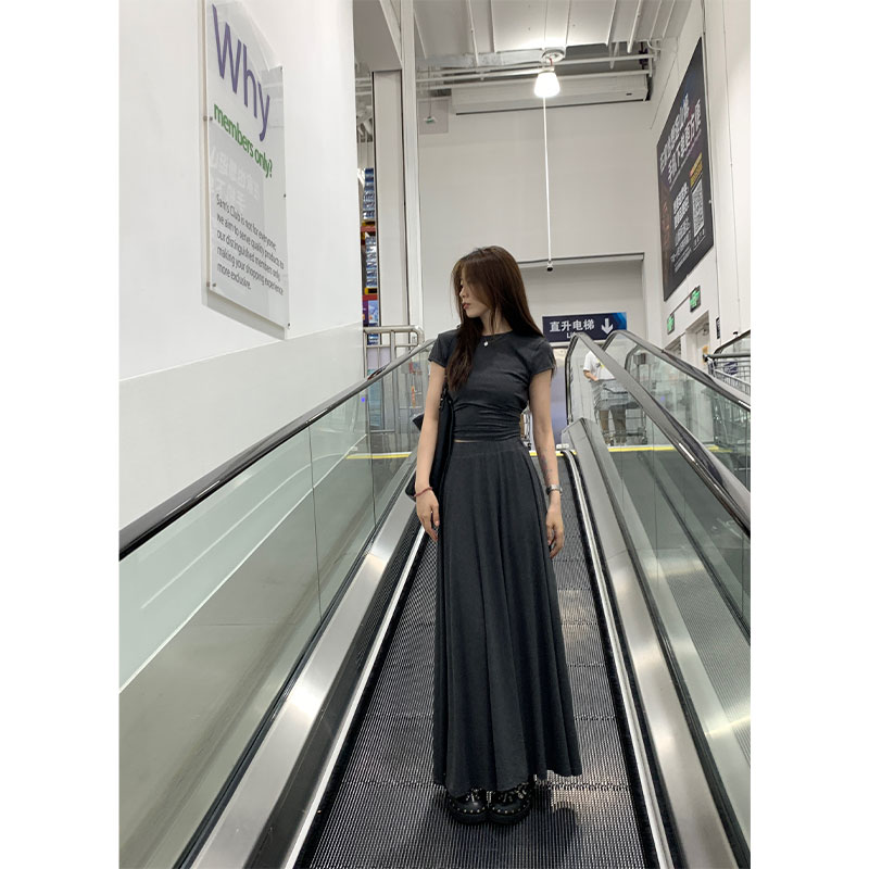 外卖到了【la周末】春夏设计感显瘦纯色上衣+长款半裙-WM3FZZ04