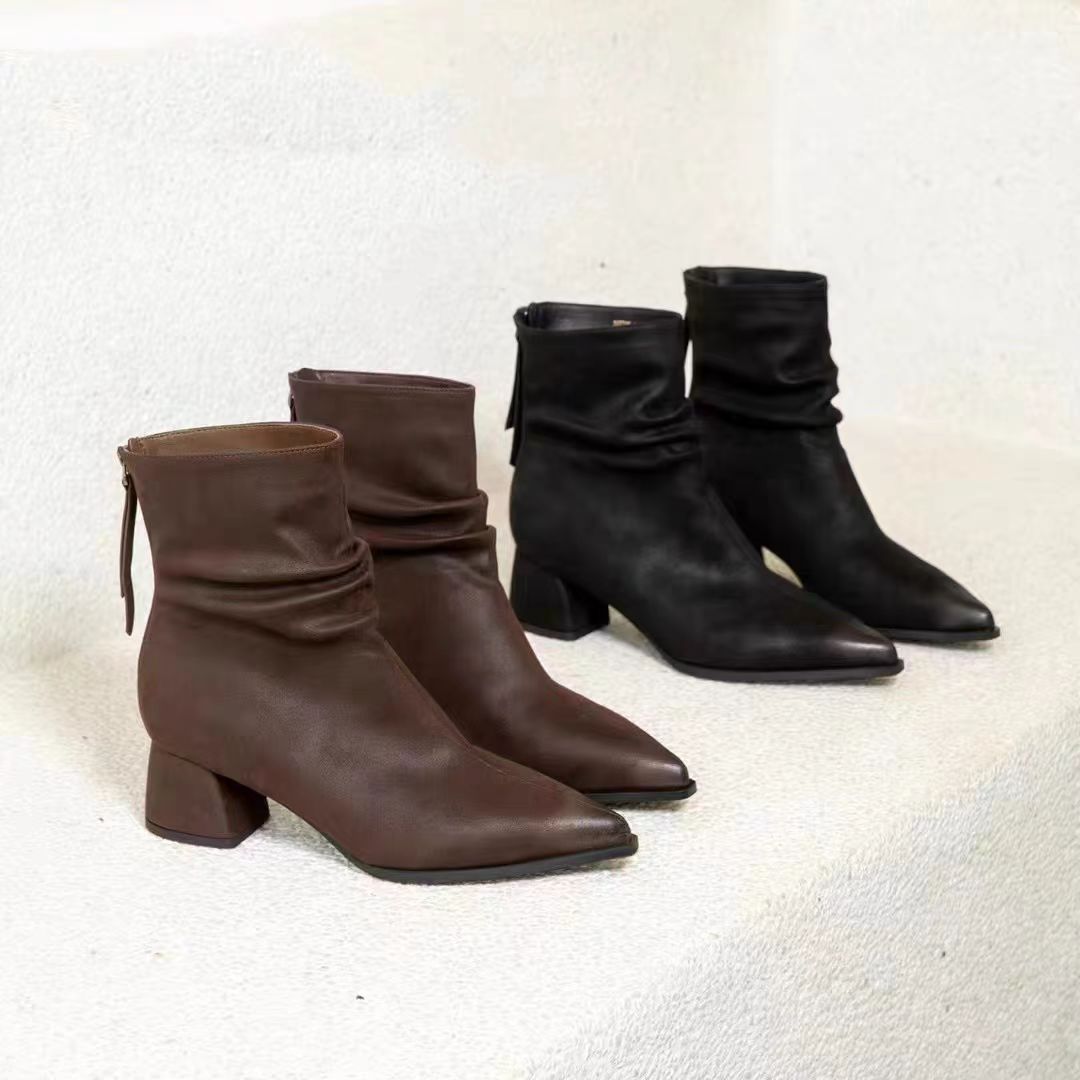 专柜正品26W705时尚尖头短靴女鞋秋冬新款褶皱短筒靴瘦瘦女靴子