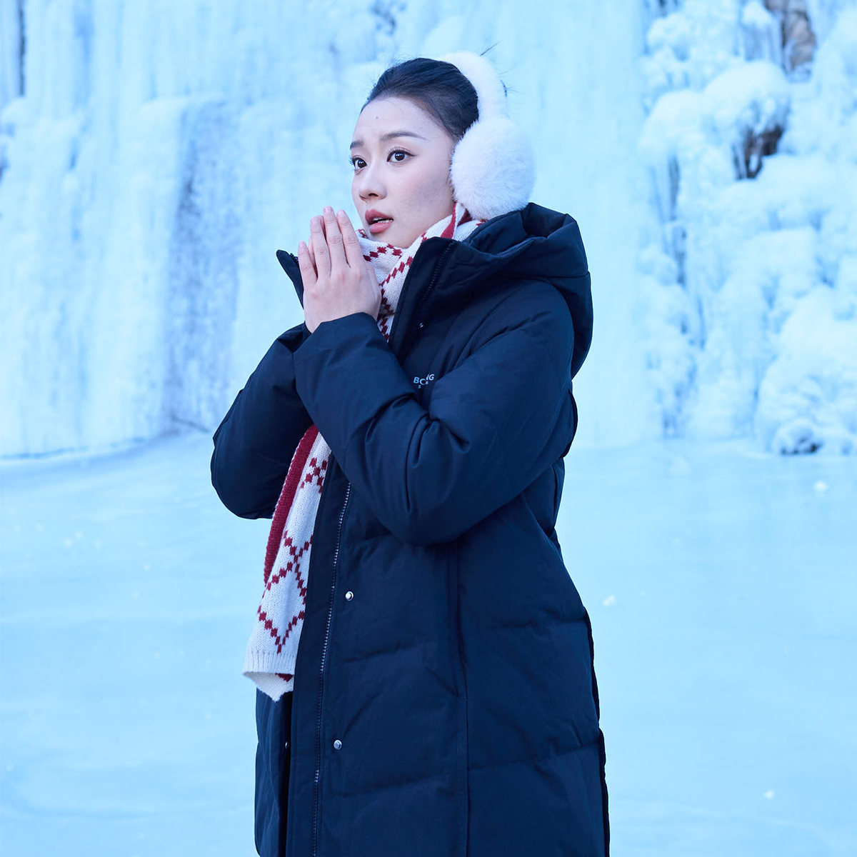 波司登2023女户外秋冬季保暖宽松羽绒服外套B30145176