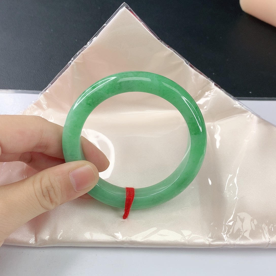 翡翠手镯未镶嵌翡翠201