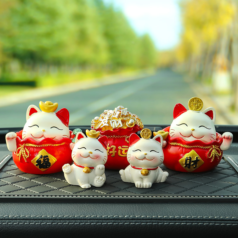 创意招财猫汽车摆件可爱卡通树脂招财猫车载内装饰品摆件大全时尚