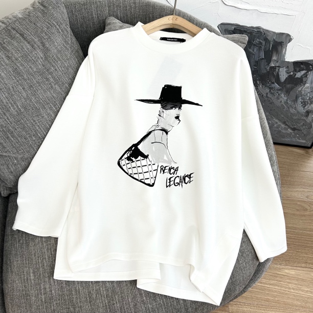 CCZ简约时尚艺术感水墨美女印花  软糯空气棉上衣