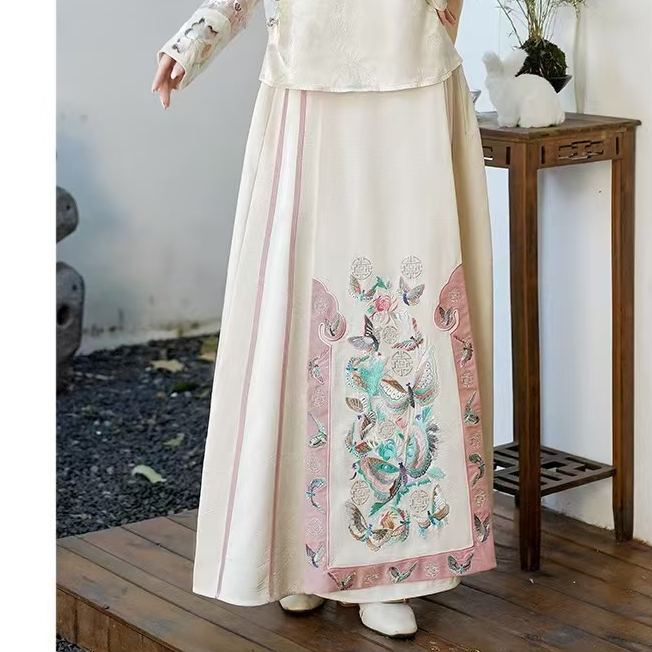 中式民族风【破茧成蝶】重工刺绣女式马面裙（裙长95cm)国风