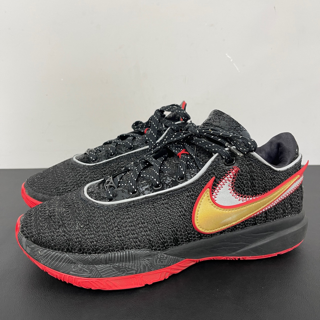 叁/二手/42码/Nike 詹姆斯20中古球鞋/9新/无原盒/公价889
