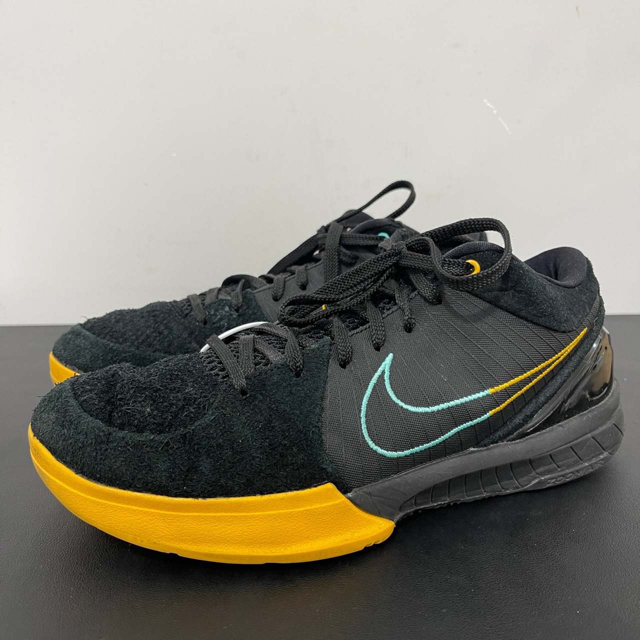叁/二手/43码/Nike 科比4 实战中古球鞋/鞋帮修复鞋侧微瑕9新原盒