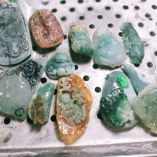 翡翠珠宝定制 精美珠宝挂件 珠宝首饰雕刻