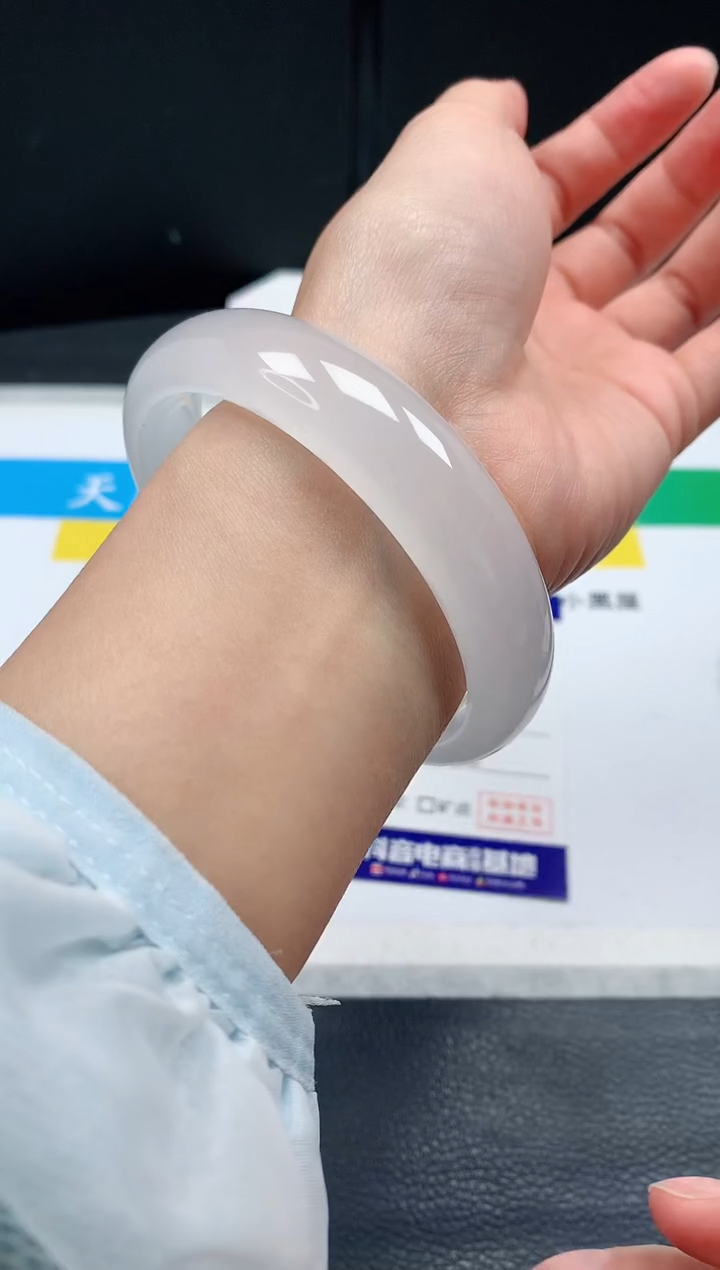 【闪购商品】石英质玉手镯未镶嵌23A145-联系客服备注圈口