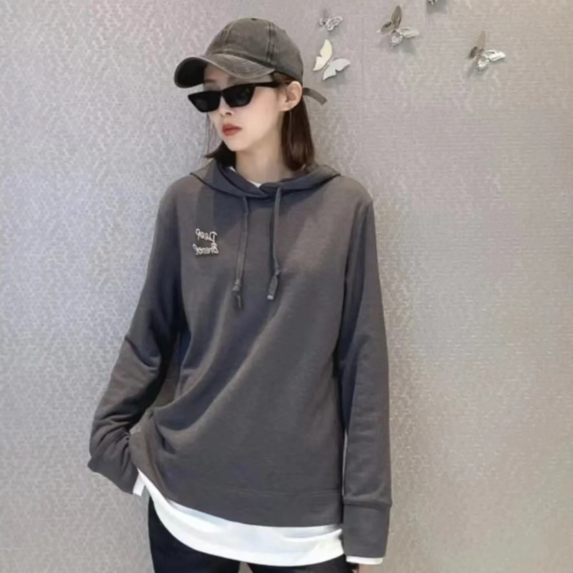 【哥弟】新款女装简约通勤显瘦百搭套头长袖纯色连帽厚卫衣1300918