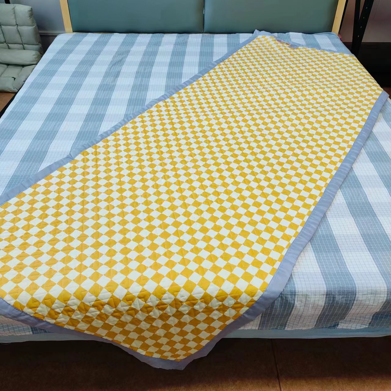 【包边床盖】<橙中格>150X220cm<±5cm> 双面单人透气多功能绗印花