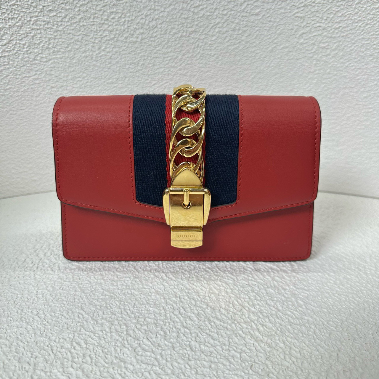 j00144/古驰/Gucci 红色mini链条Woc斜挎包98新