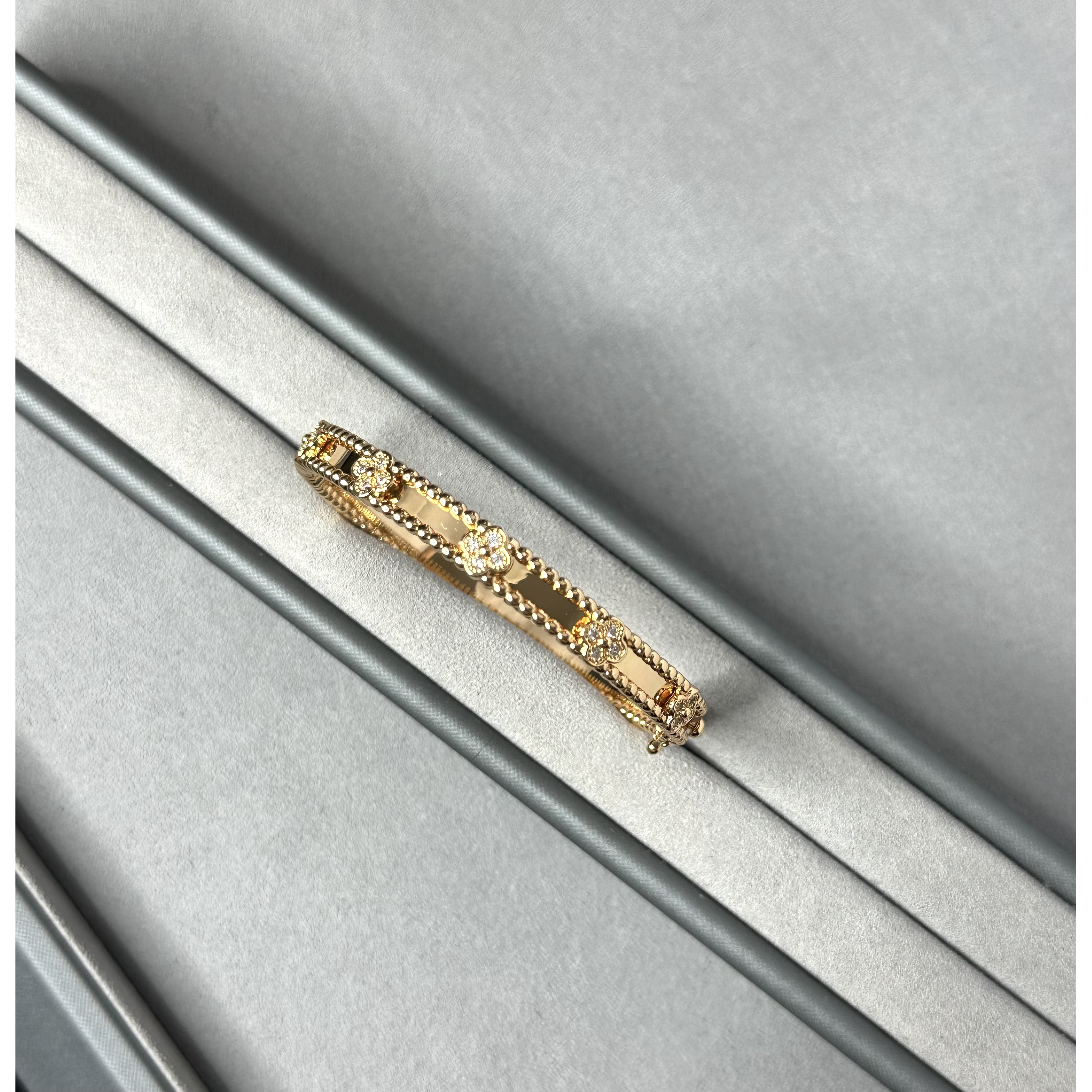 合金合成锆石手镯 高级轻奢【万花筒手镯】