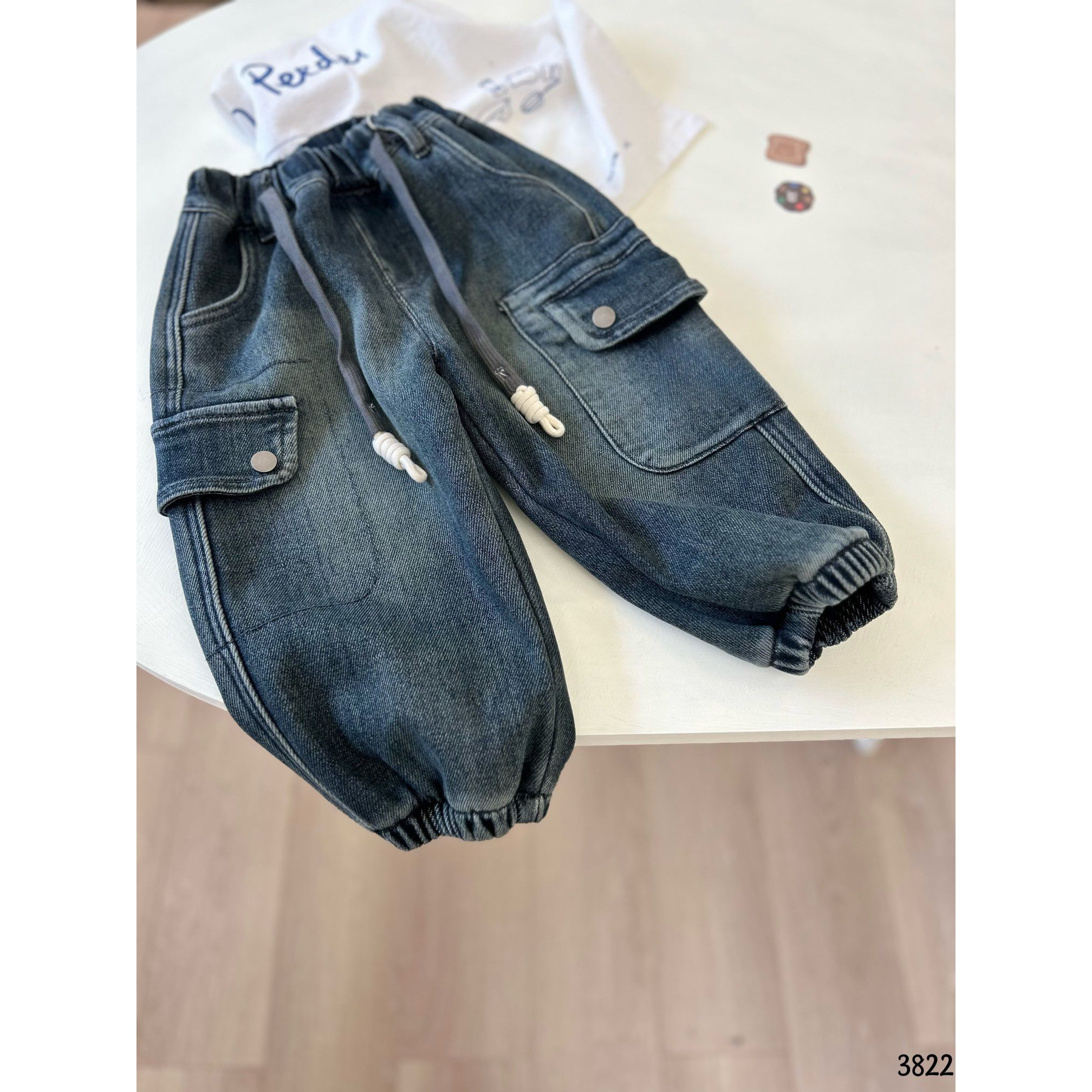 儿童牛仔裤加绒2024秋冬新款一体绒男童工装款洋气口休闲裤