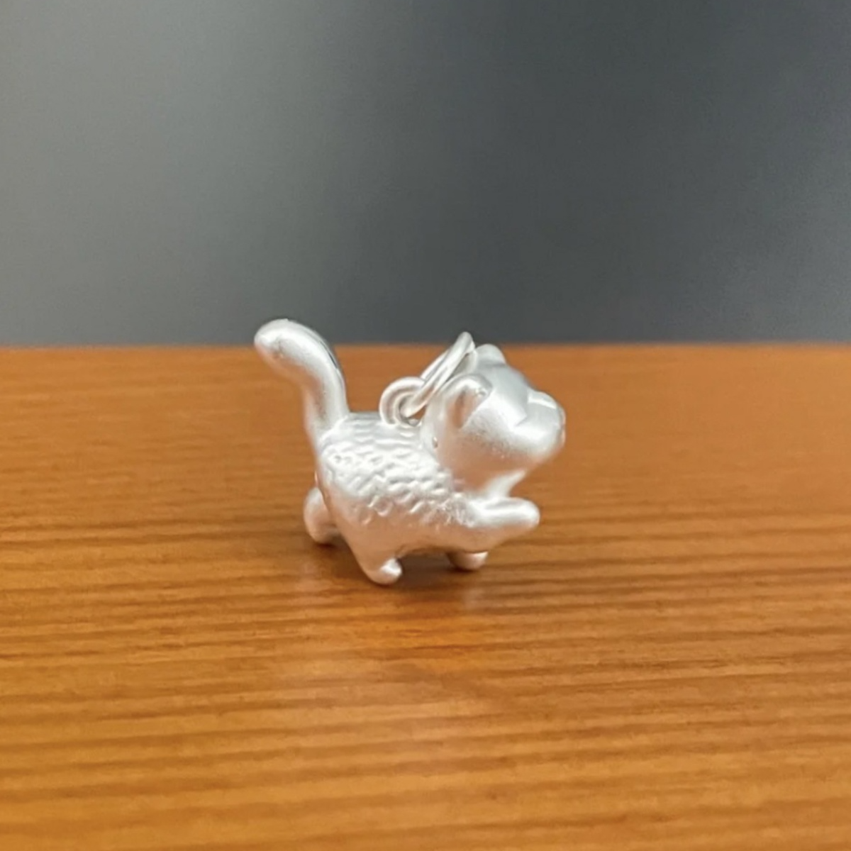 吊坠足银 足银999傲娇猫咪吊坠项链可爱卡通小猫锁骨链生日礼物