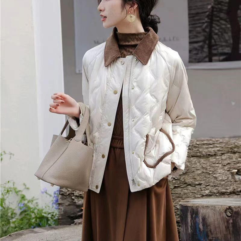 轻薄短款羽绒服女2024秋冬新款小香风复古设计感保暖外套D13-4