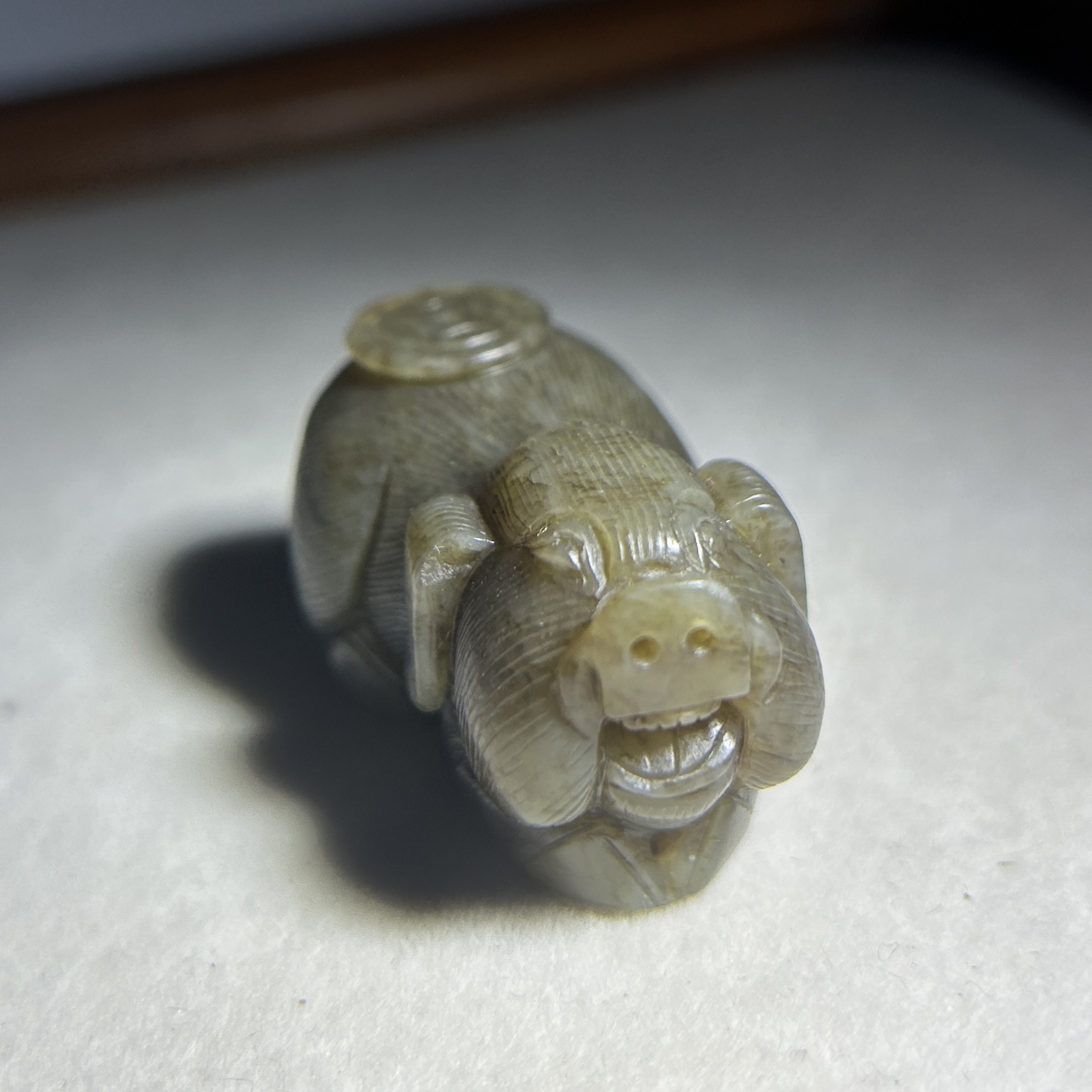 新疆和田玉且末糖猪猪吊坠生肖猪和田玉招财纳福珠手把件玉猪摆件