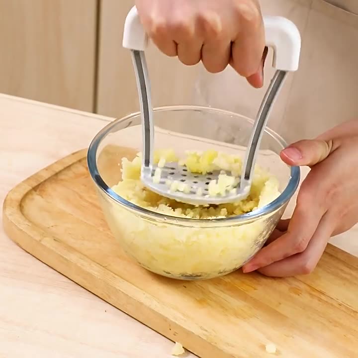 厨房多功能土豆压泥器马铃薯南瓜手动捣泥器婴儿辅食捣碎器压蒜器