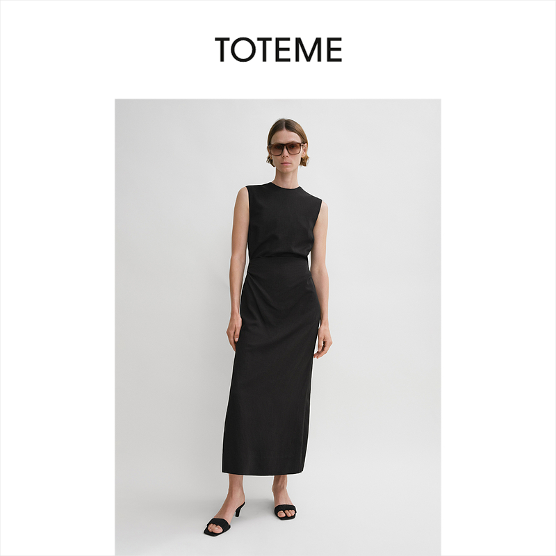 TOTEME女装黑色束腰收褶系带无袖连衣裙