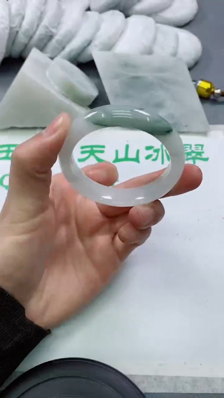 【闪购商品】石英质玉手镯未镶嵌S142-54-55