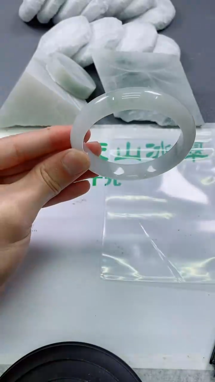 【闪购商品】石英质玉手镯未镶嵌S41-60-61