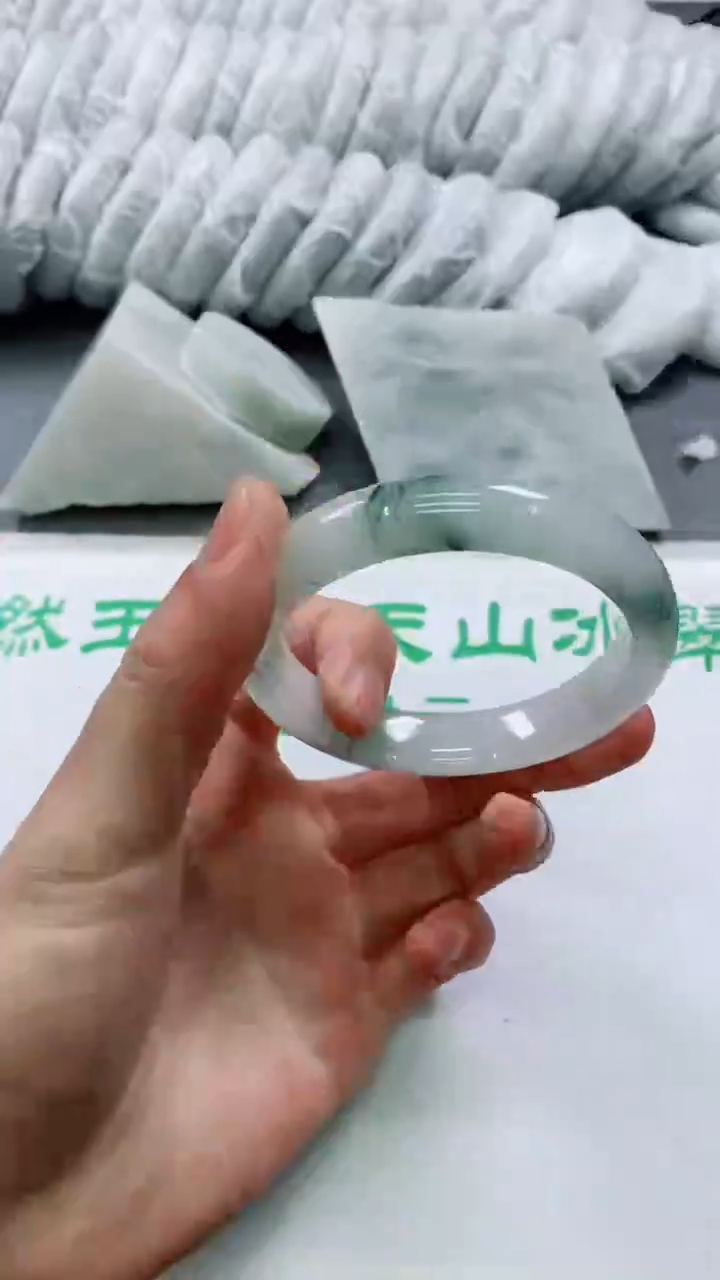 【闪购商品】石英质玉手镯未镶嵌Q116-60-61