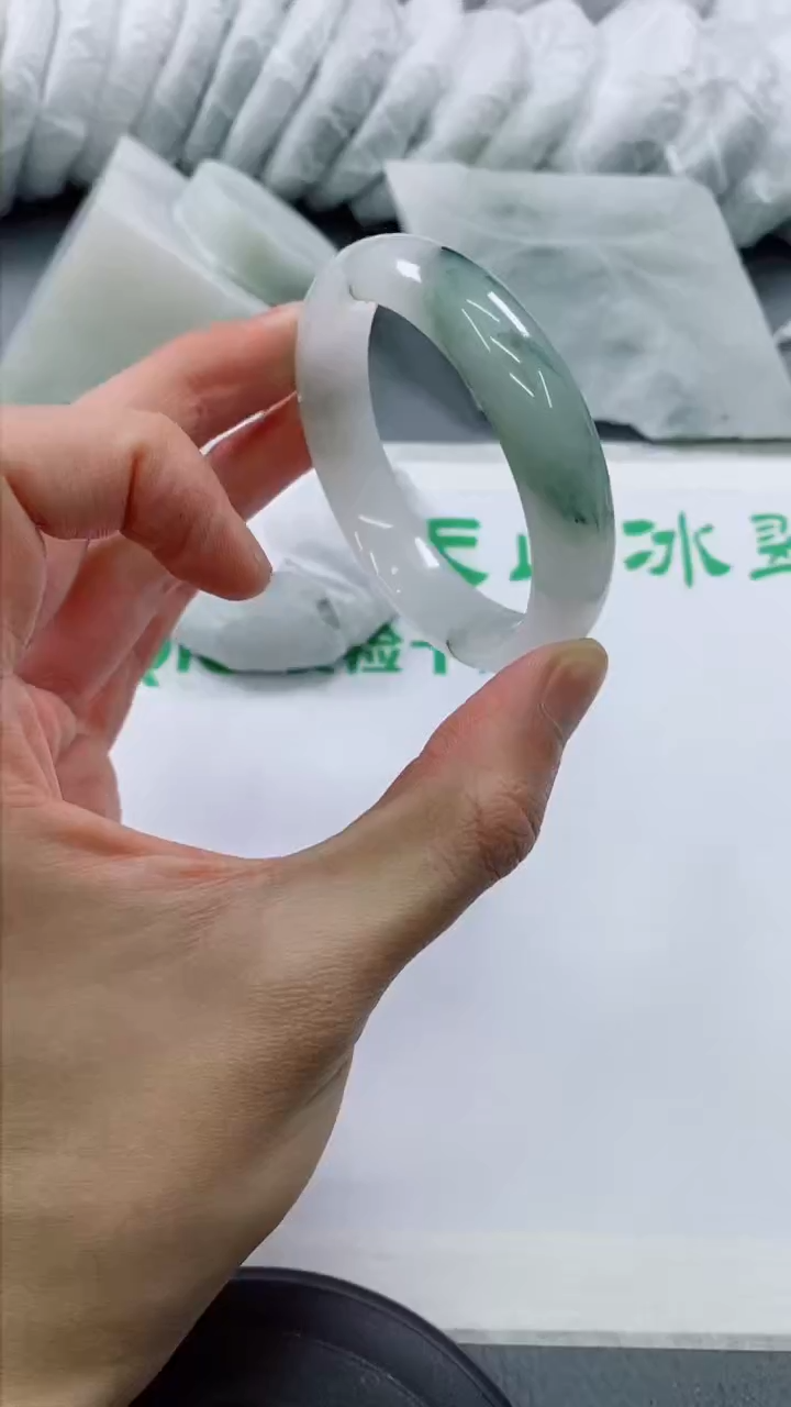 【闪购商品】石英质玉手镯未镶嵌S199-54-55