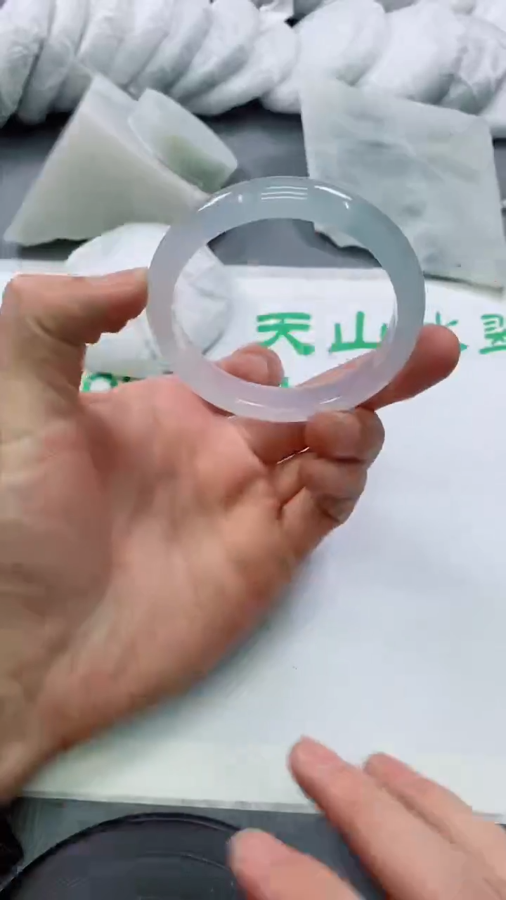 【闪购商品】石英质玉手镯未镶嵌Q39-57-58