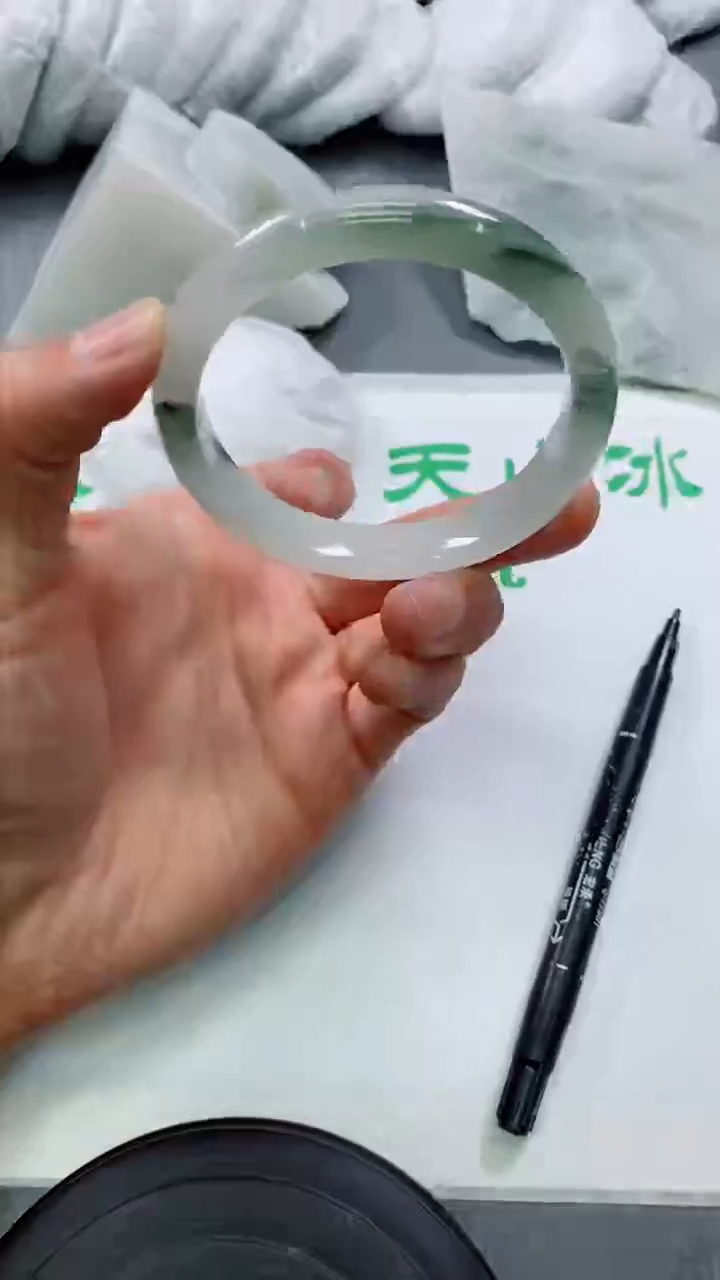 【闪购商品】石英质玉手镯未镶嵌Q47-61-62