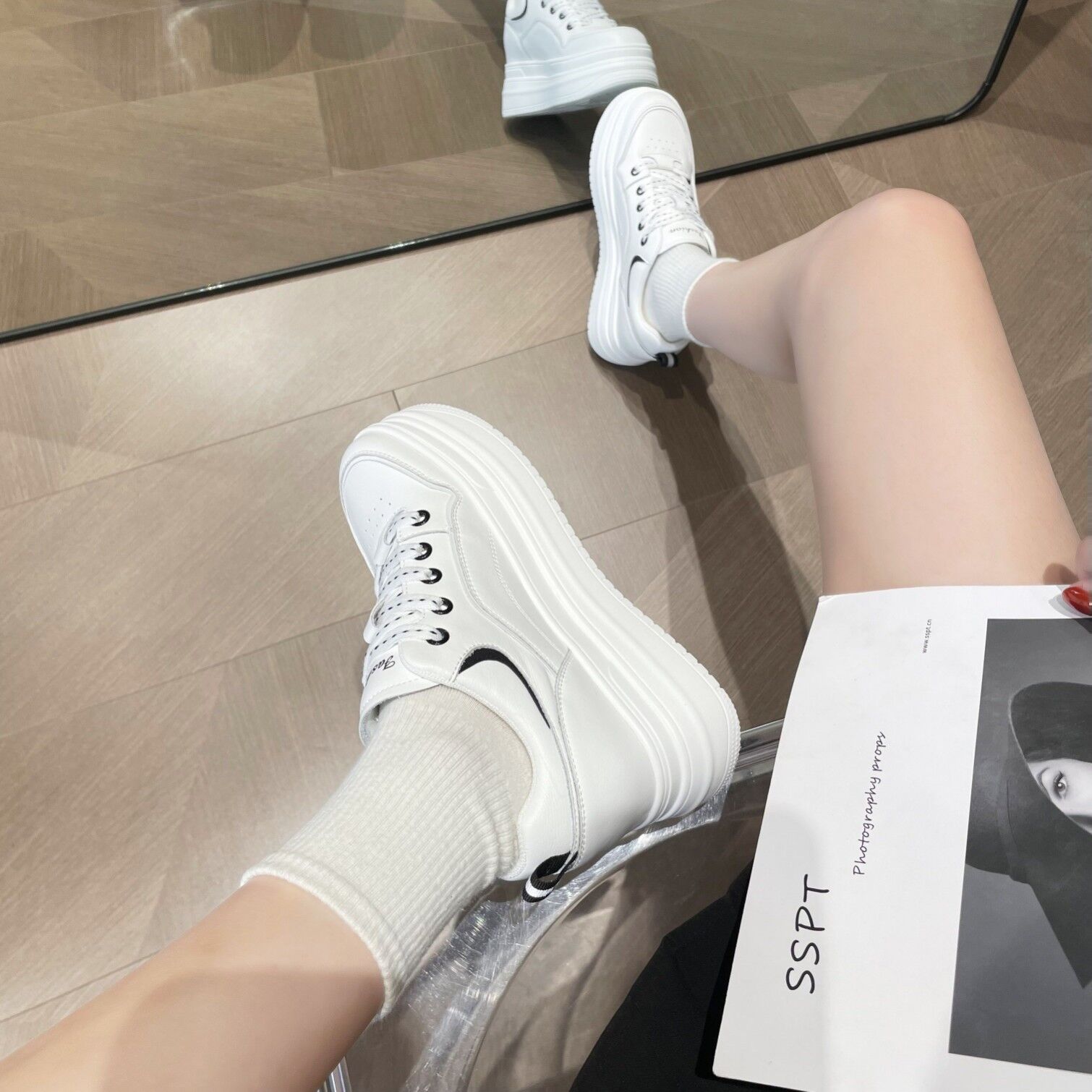 直播间扣号下单{微瑕处理，介意勿拍，NO退NO换}休闲时尚女鞋百搭