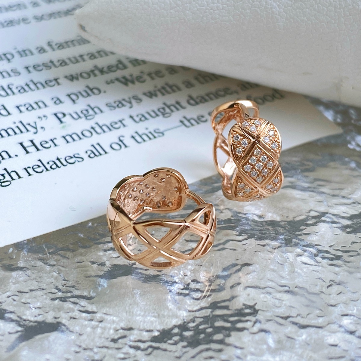 【六言臻选x】18k金 菱格耳包ZSES001595