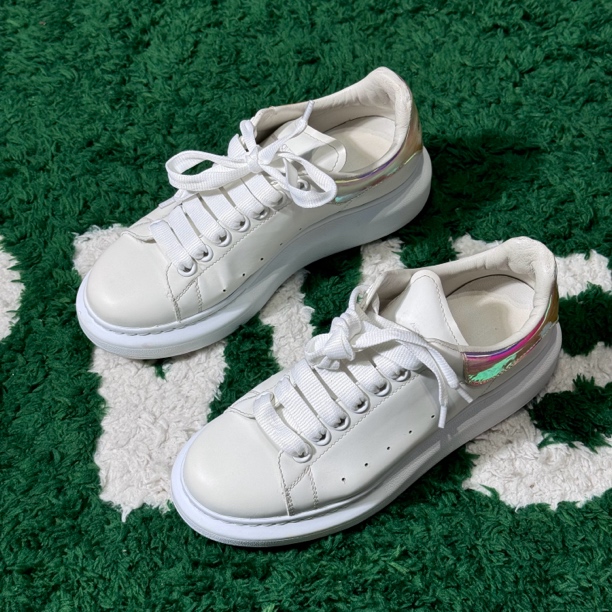 90新 Alexander McQueen/亚历山大·麦昆 镭射尾白鞋  37码