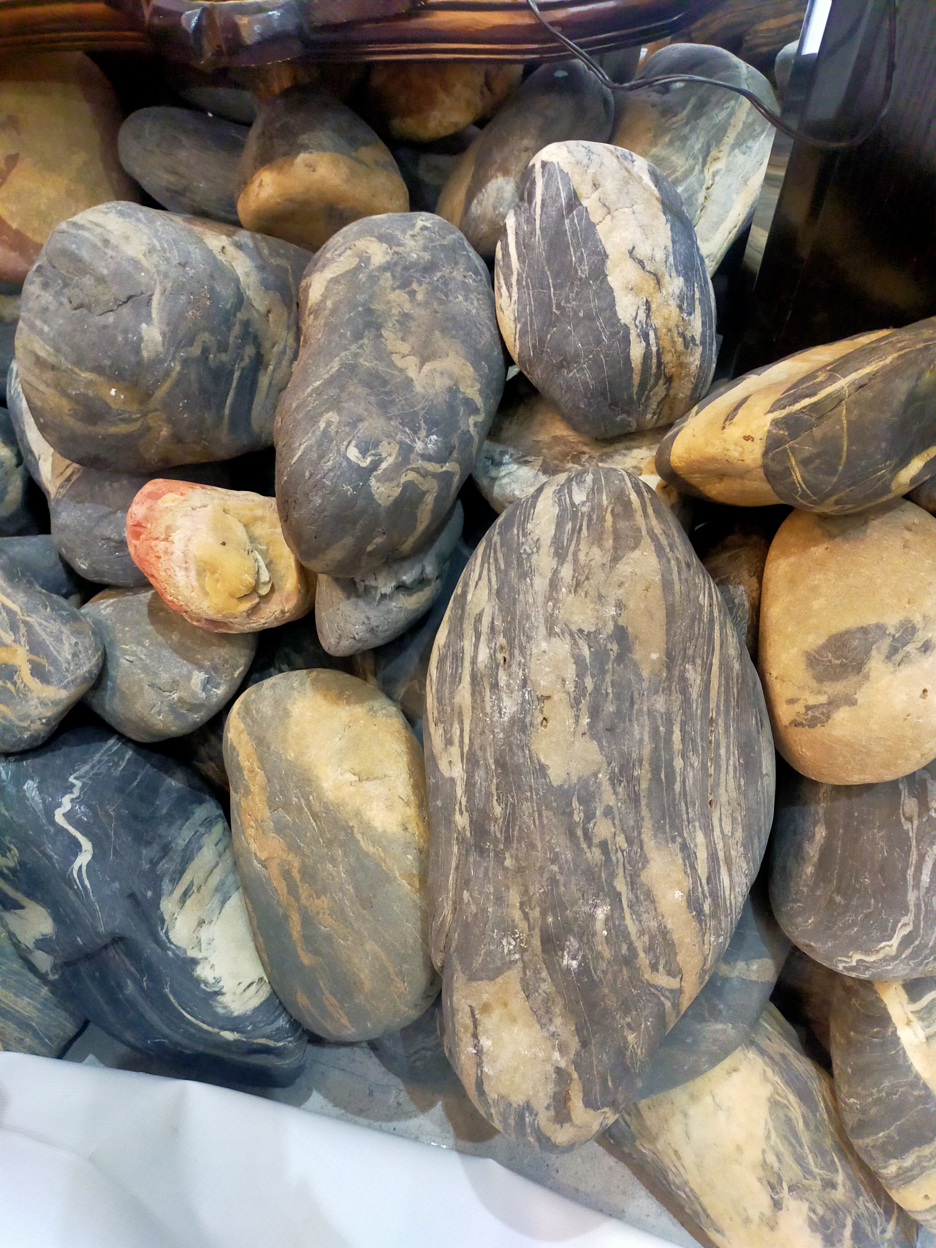 汉江石天然原石摆件