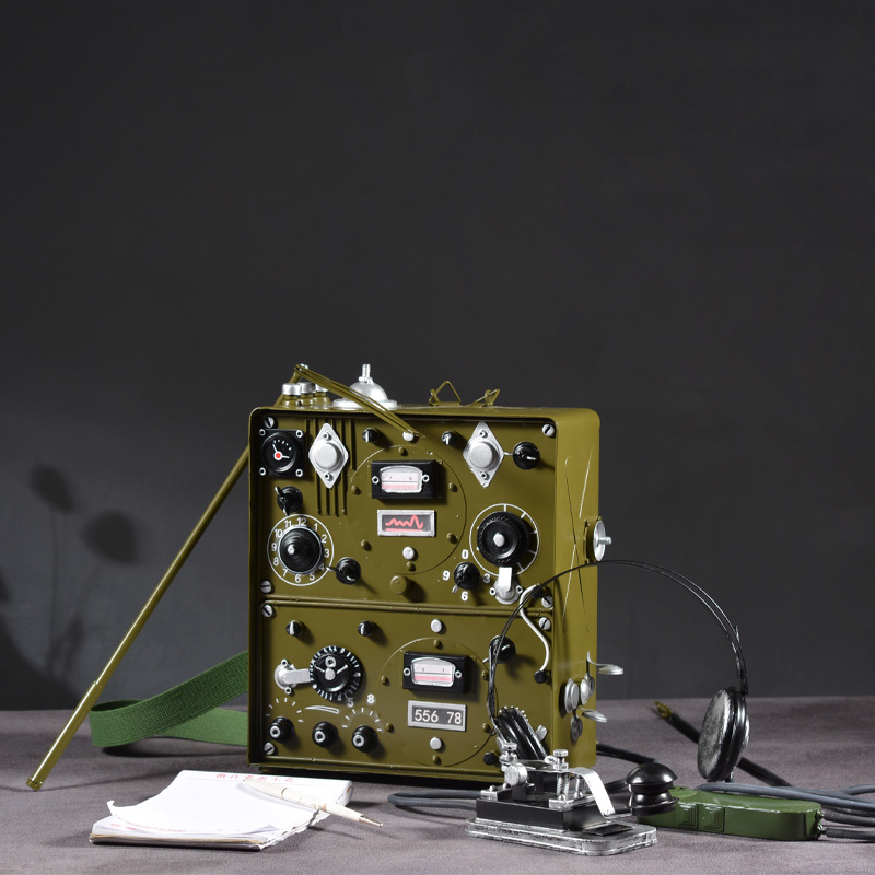 复古工艺品电报机 81电台短波硅两瓦可亮灯可发声不能入网
