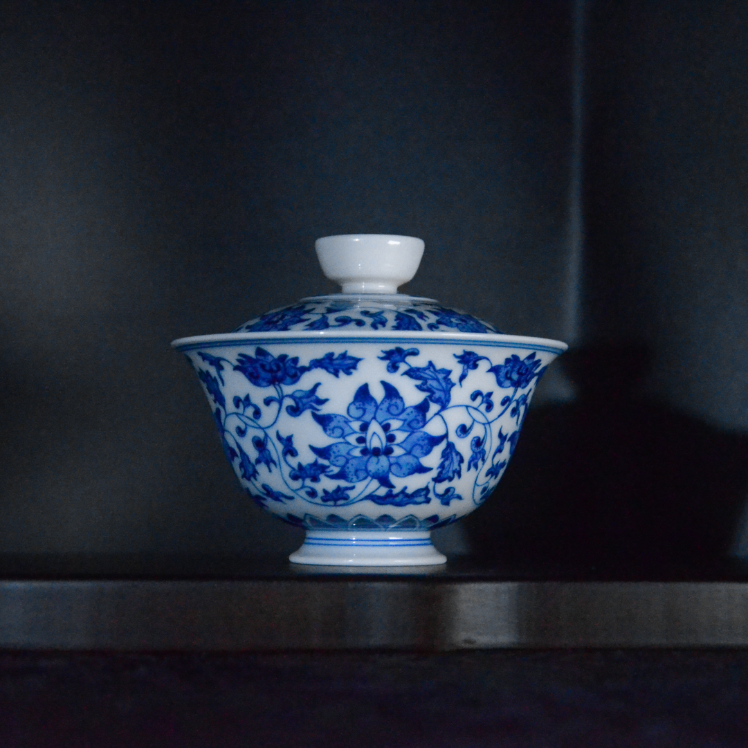 纯手工手绘景德镇泡茶釉下青花瓷陶瓷盖碗主人杯缠枝莲仿清柴窑