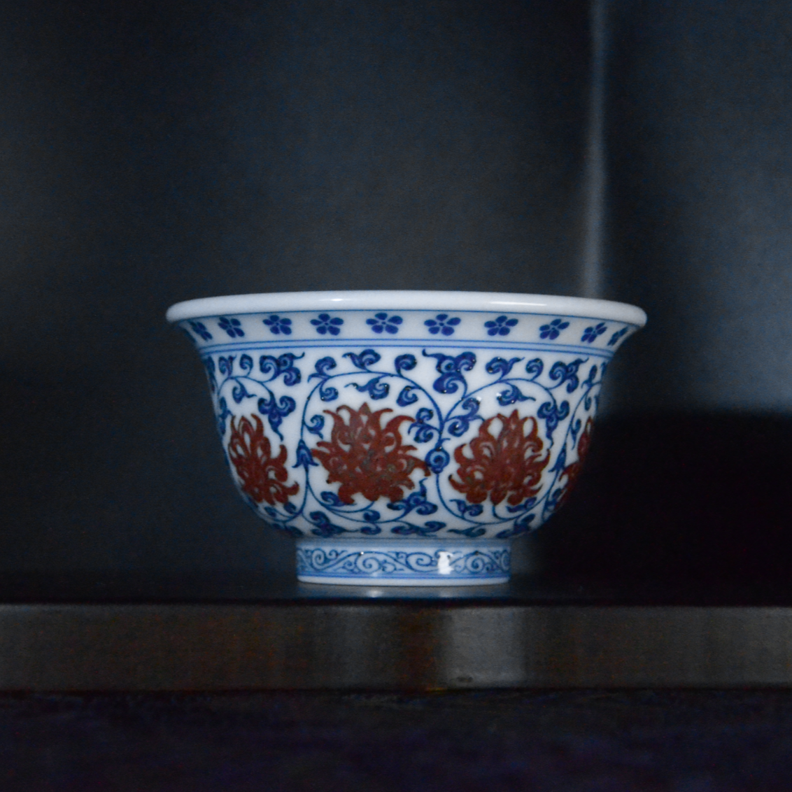 【微瑕慎拍】青花瓷陶瓷盖碗主人杯纯手工手绘青花釉里红缠枝莲柴窑
